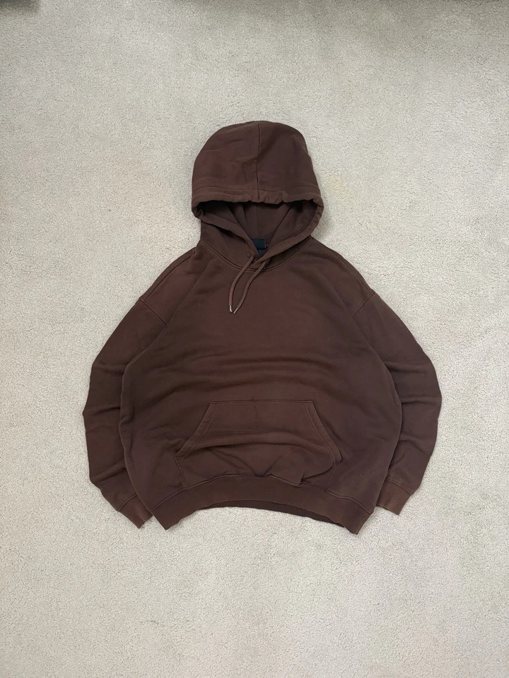 Sudadera con capucha pulóver holgada marrón H&M para hombre talla mediana con cordones Foto 1 de 4