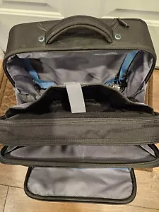 TRAVELPRO Executive Pro Carry On Under-seat Black Bag Luggage Suitcase 2-Wheel - Picture 1 of 7