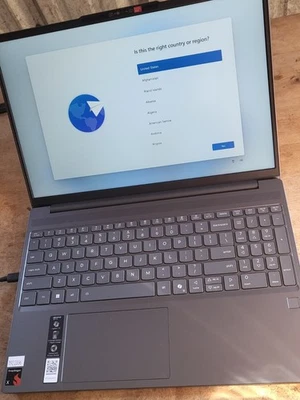 Lenovo IdeaPad Slim 3x 15Q8X10 | Snapdragon X Plus | 16GB RAM | 1TB SSD Bb - Image 1 of 4