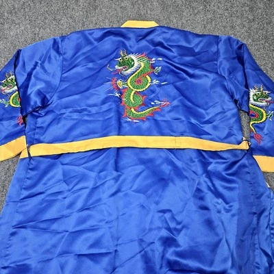 Bata de Boxeo Se Ajusta Como Mediana (Sin Etiqueta) Azul Amarillo Borde Bordado Dragones Dragón Foto 1 de 4