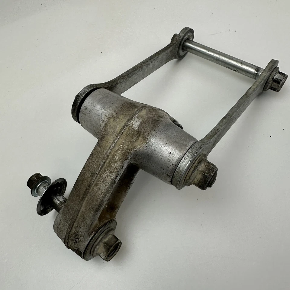 Brazo oscilante amortiguador Suzuki DL650 v-strom 2011 62600-06870 Foto 1 de 4