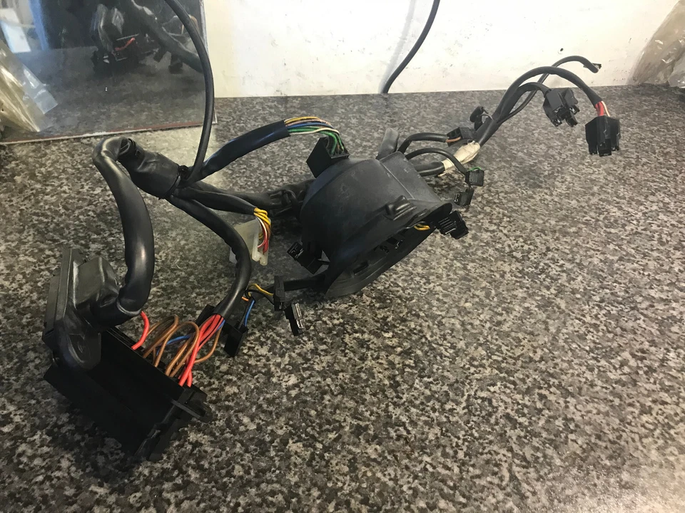 Faro/interruptores telar cableado principal delantero carburado Ducati 900SS 750SS 91-98 Foto 1 de 4