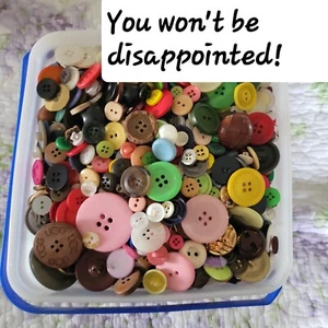 Buttons FOUR POUNDS! About 4,000 Antique Vintage And Current Great For Crafts - Picture 1 of 2