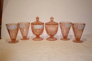 Vasos de agua rosa floral (4) 7 onzas y (2) frascos de caramelo con cubiertas - Imagen 1 de 12