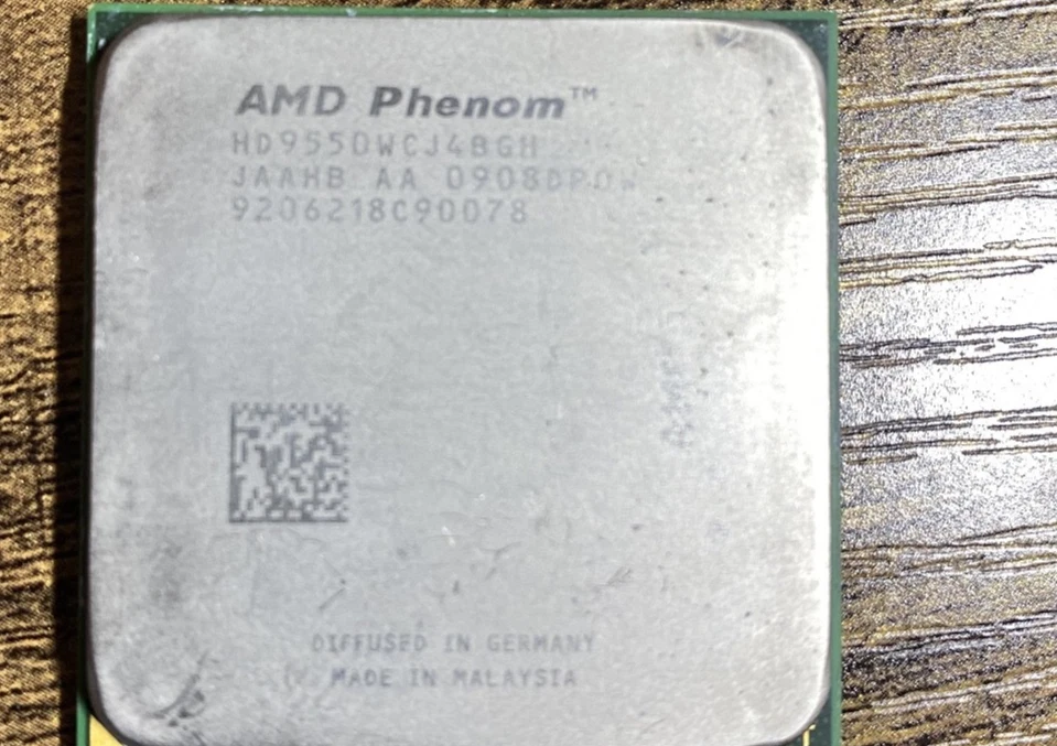 AMD Phenom HD9550WCJ4BGH 2006 Processor Chip - Image 1 of 1