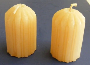 2 VELAS INDIVIDUALES SIN ENVOLVER NO ME OLVIDES DE VAINILLA 2 1/4" DE ALTO SALUDOS AMERICANOS - Imagen 1 de 2