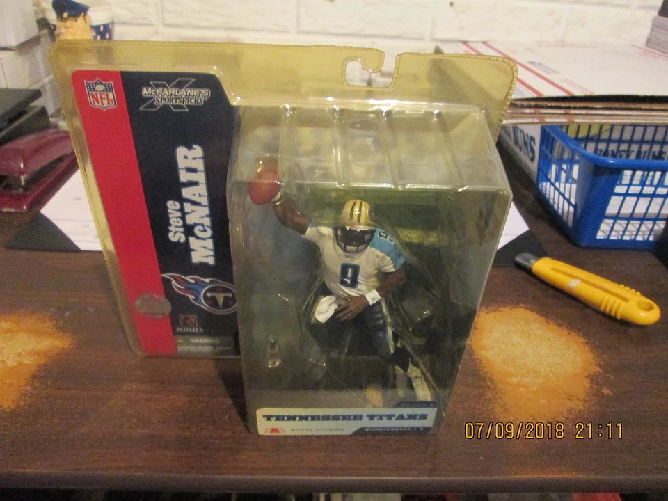 Boneco McFarlane NFL Tennessee Titans #9 Steve McNair Series 8 Quarterback Chase - Imagem 1 de 1
