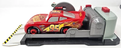 Disney Pixar Cars Stunt & Skills Lightning McQueen Raro Foto 1 de 4