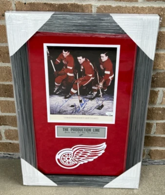 The Production Line Signed Framed Detroit Red Wings 8x10 Photo JSA COA - Image 1 of 3