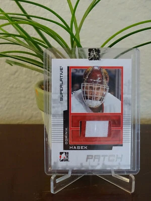 Dominik Hasek: 2009-10 ITG Superlative Game-used Patch Silver /30 - Image 1 of 3
