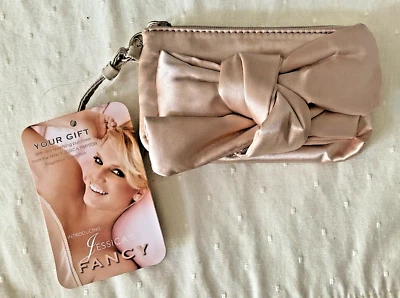 Bolso de noche pequeño Jessica Simpson color champán 2008 elegante con lazo muñeca Foto 1 de 4