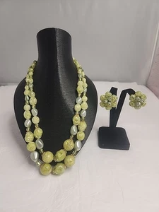 Vintage W. Germany Green Beaded Gold Tone Necklace & Clip On Earring Set - Picture 1 of 19