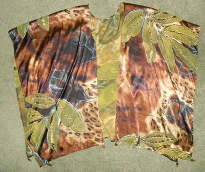 Ruana / Capa de satén Chico's: estampado de animales de la selva con borlas de cuentas Foto 1 de 4