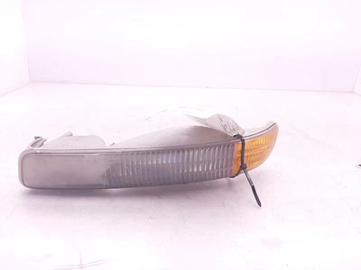 Luz de esquina/parque para pasajeros estilo clásico para camioneta Sierra 1500 99-07 15199561 Foto 1 de 4