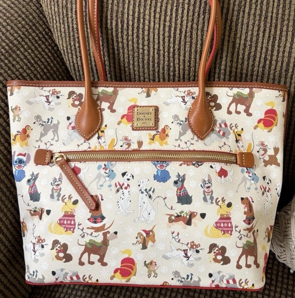 Bolso de Mano Dooney Bourke Disney Vacaciones Navidad Perro Santa Colas Patas Dama Puntada Foto 1 de 4