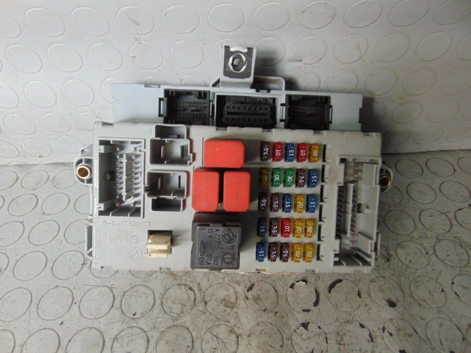 Centralina porta fusibili LANCIA MUSA 51754986 (2004-2012) - Immagine 1 di 1