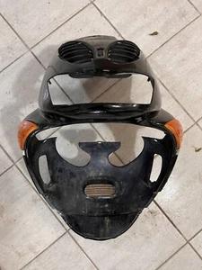 CARENA SCUDO ANTERIORE - 2 ATTACCHI ROTTI APRILIA SR STEALTH RACING 50 1997 2000 - Foto 1 di 13