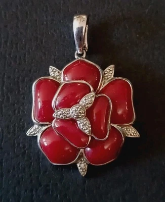 Collar colgante de flor de rodio de coral rojo de plata esterlina Enhancher Foto 1 de 4