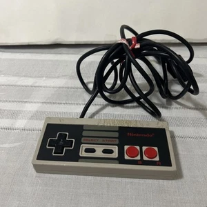 Nintendo Entertainment System, The Original NES -004 Controller - Picture 1 of 4