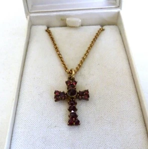 VINTAGE 12K GOLD FILLED 1 CTTW GARNET GEMSTONE CROSS CHAIN NECKLACE GIFT BOX - Picture 1 of 11