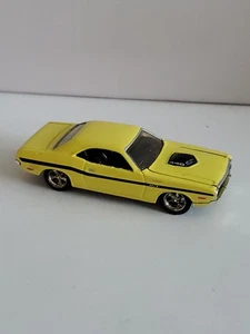 Hot Wheels 100% Collectibles '70 Dodge Challenger R/T 440 Lime with Real Riders - Picture 1 of 7