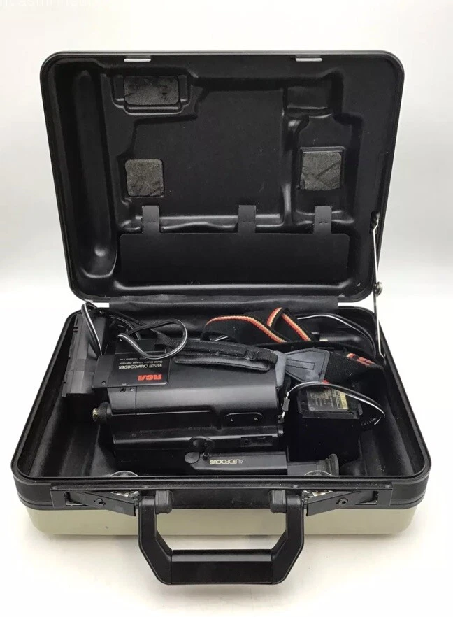 RCA VHSC Solid State Image Sensor Film Camcorder w/ Carrying Case-UNTESTED - Image 1 of 1