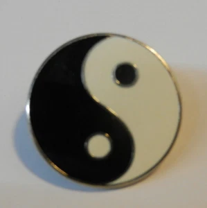 BLACK AND WHITE YE AND YANG  HAT PIN - Picture 1 of 1