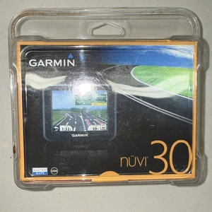 NEW Garmin Nuvi 30 GPS Maps Navigator 010-00989-08 2011 SEALED - Picture 1 of 4