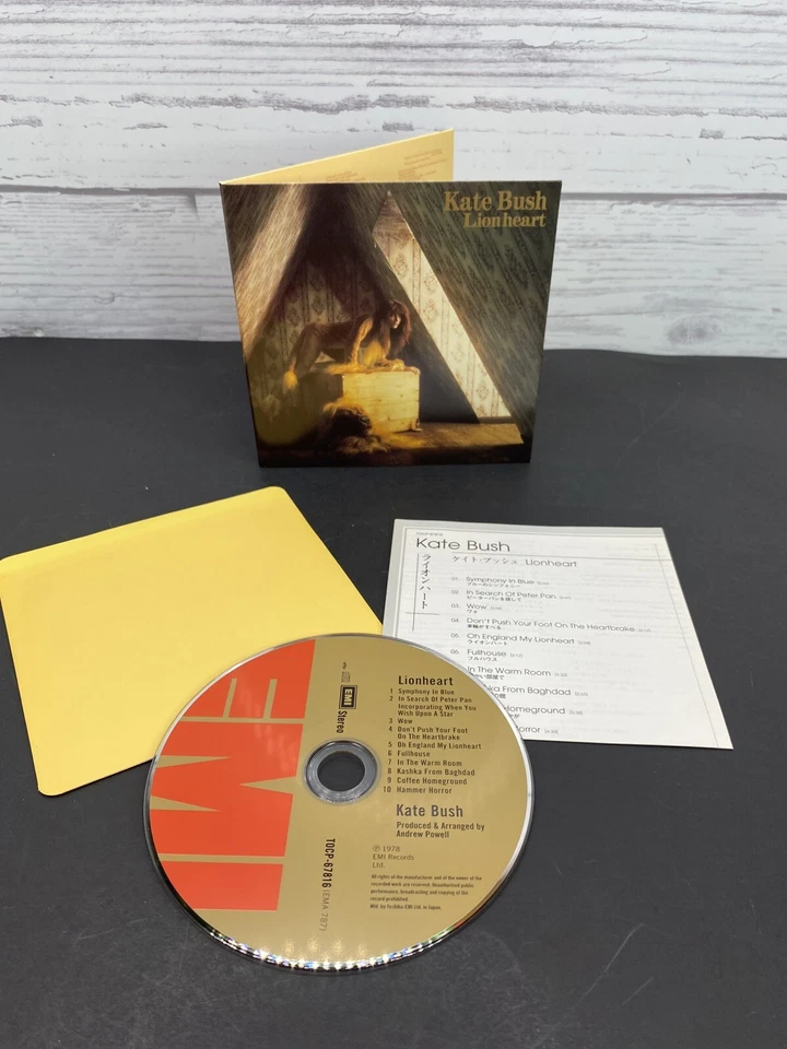 Kate Bush - Lionheart [1978] [Vinyl Replica Sleeve] (CD 2006) — 第 1/4 张图片