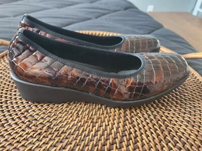JOSEF SEIBEL Loafers Brown Patent Croc Embossed Wedge Comfort Women SZ 10 NWOB - Image 1 of 4