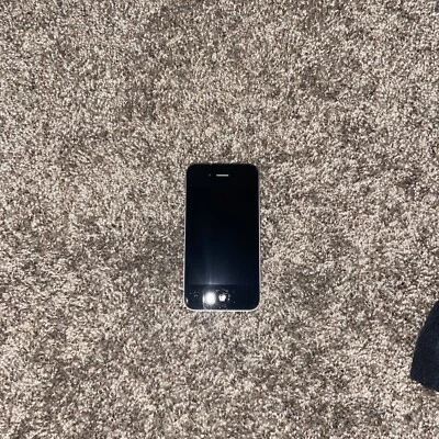 Apple iPhone 4 (Black, AT&T) - Image 1 of 4