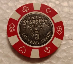 $5 FIVE DOLLAR POKER GAMING CHIP STARDUST HOTEL CASINO LAS VEGAS NEVADA 1985 - Picture 1 of 2