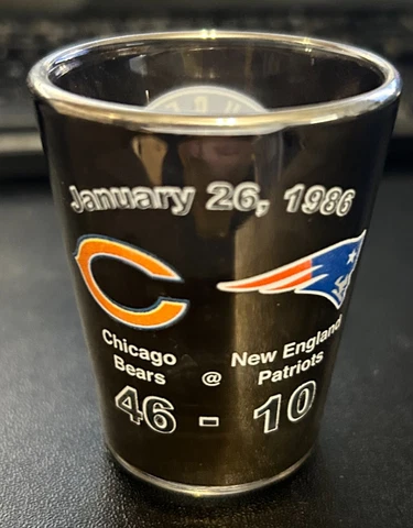 Chicago Bears Super Bowl XX Champions Champs SHOT GLASS Jan 26, 1986 Cover