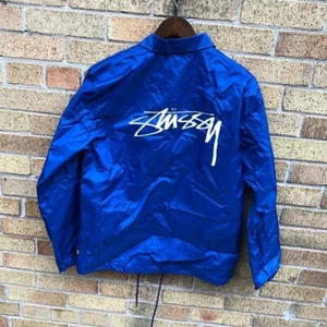 Chaqueta Stussy Big Logo azul mediana - Imagen 1 de 5