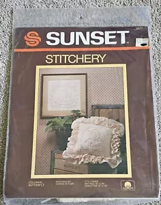 Vintage Sunset Stictchery 2877 Colonial Butterfly - Picture 1 of 2