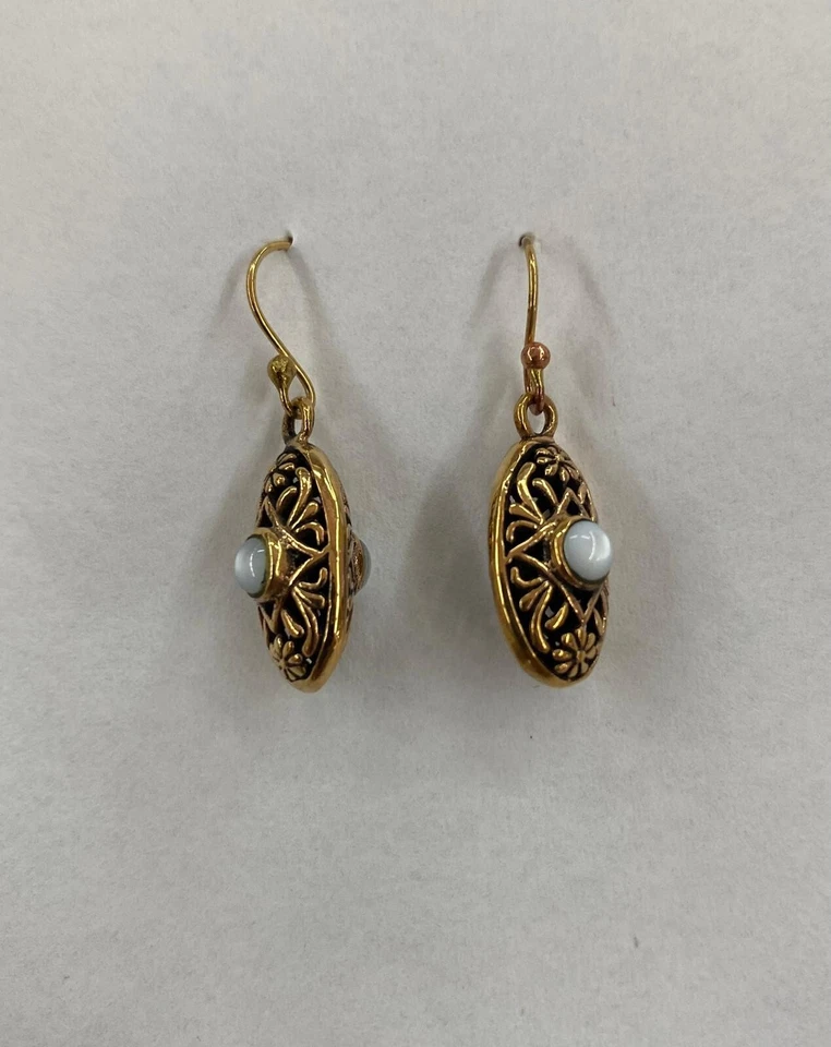 2 стороны филигранный цветок дизайн бронзовые серьги с перламутром - Изображение 1 из 1