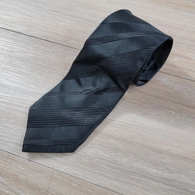 Corbata Donald J Trump Signature Collection para hombre a rayas negras mezcla de seda Foto 1 de 3