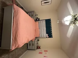 furniture used bedroom sets - Picture 1 of 4