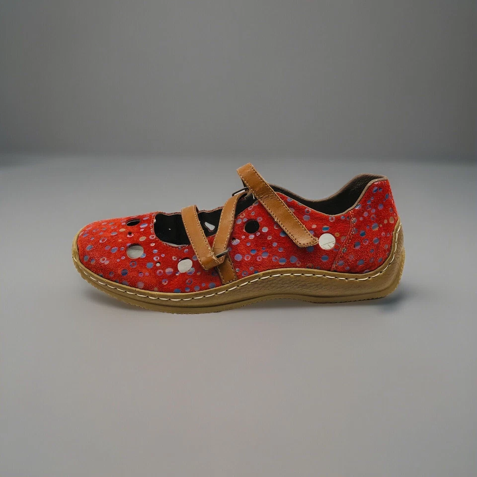RIEKER ANTISTRESS Camurça Vermelha Mary Janes Gancho Laço Plano Tamanho 38 Bolinhas Estreitas - Imagem 1 de 4