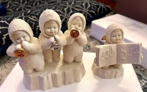 "Tres pequeños trompetistas"" Dept 56 bebés de nieve 2 piezas Navidad Invierno Celebración 1998 - Imagen 1 de 5