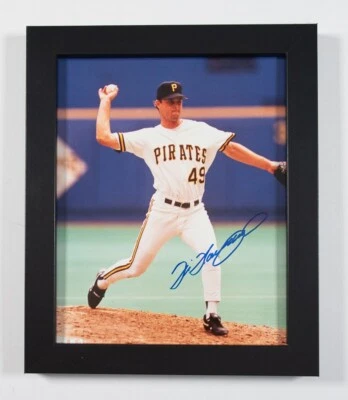 Tim Wakefield - Pittsburgh Pirates - signed & framed 8x10 photo - COA incl. - Изображение 1 из 2