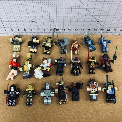 Robolox смешанный лот фигурки игрушки запчасти аксессуары без кодов оптом Roblox - Изображение 1 из 4