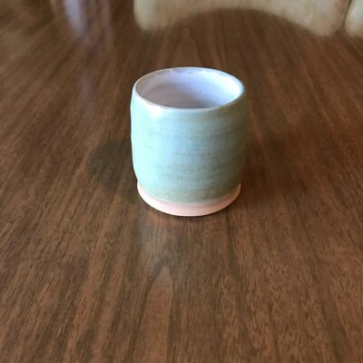 Jarrón pequeño contenedor de plantas de cerámica decorativo de arcilla cerámica esmaltada hecho a mano Foto 1 de 4