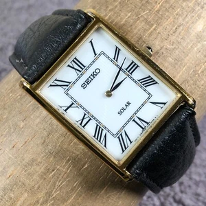 Seiko Solar Herren V115-0BC0 Formal Tank 29mm Leder Analog Uhr 7 1/4" - Bild 1 von 14