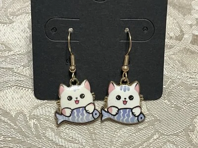 Adorable juego de pendientes colgantes de esmalte dorado divertido caprichoso gato dibujos animados Foto 1 de 3