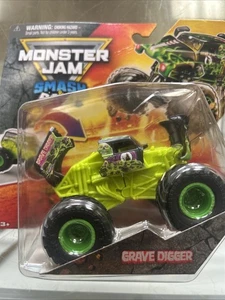 2025 Monster Jam Truck GRAVE DIGGER  1:64 SMASH & BASH   RARE - Picture 1 of 2