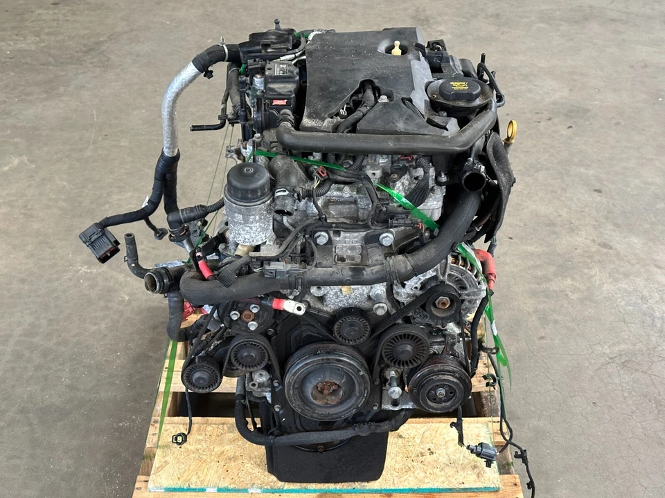 18 19 Jaguar F-Pace 2.0L AWD Engine Motor 1559 OEM - Image 1 of 4