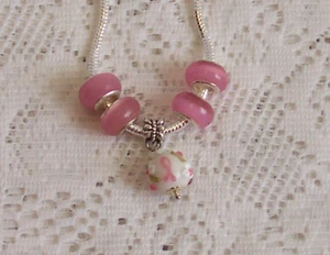 Cuentas de gafas rosadas para gatos Murano con lámpara cinta rosa floral dije - Imagen 1 de 2