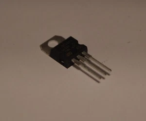 L78S15CV Stmicroelectronics V Reg +15V , 78S15 , To-220-3 2A (0312) - Picture 1 of 1