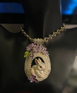 Vintage Kirks Folly White Silver Easter Bunny Magnetic Enhancer Pendant & Chain - Picture 1 of 8
